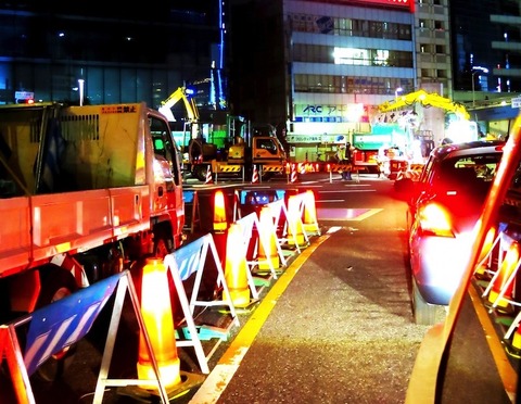 年末恒例の無駄な道路工事