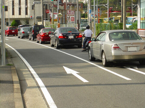 車線が増えたと同時に車線変更してごぼう抜きにして本線に戻るやつ嫌いｗｗｗ