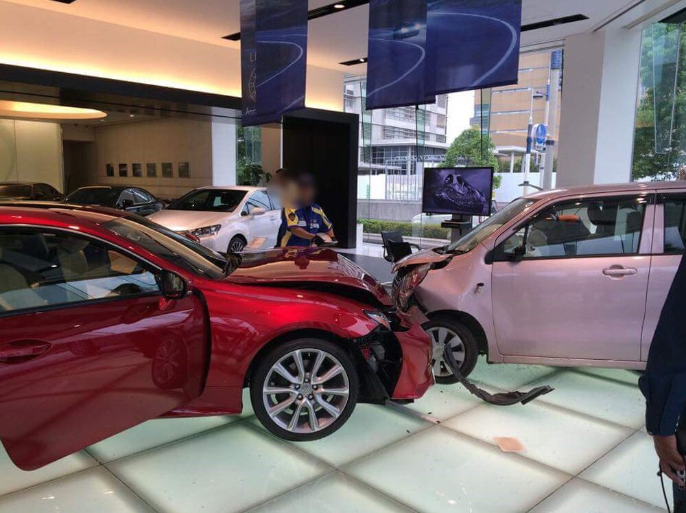 事故った時の事考えると軽自動車って選択肢は無いよな 車速報