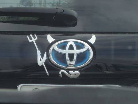 車のエンブレムを黒くしてるヤツｗｗｗｗｗ 車速報