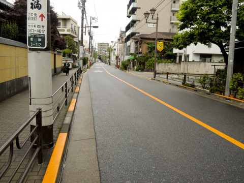 オレンジのラインで車線変更