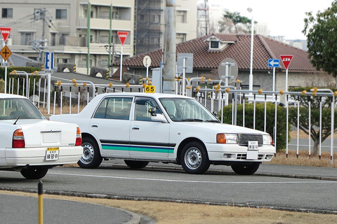 教習所のバック駐車の教え方