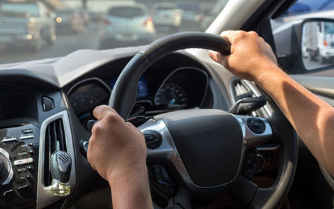 父親の運転する車