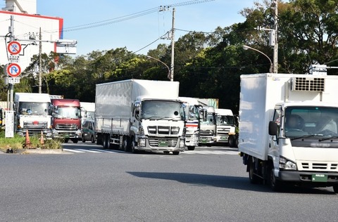 長距離トラックドライバー