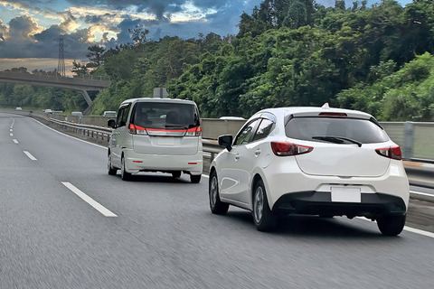 高速右車線をトロトロ走る