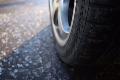 凍結した道路の運転