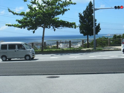 信号でいちいち車のエンジン切ってる