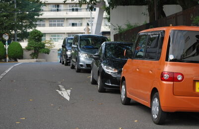 路駐してある車