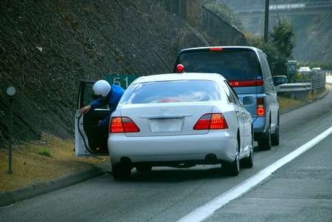 60キロ制限の道路で82キロ危険な運転