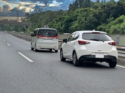 車間距離詰めまくっても