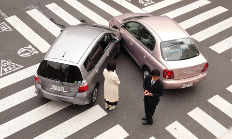 車通勤ワイ「一応、半年に一回は事故ってますw」