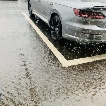 車内に水溜り