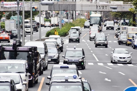 東京に住んでるからクルマ必要ない