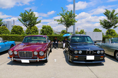 古臭い車ばっか乗ってる