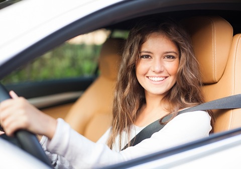 トッモの彼女が運転する車