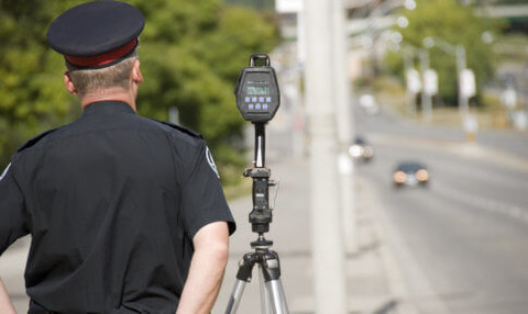 運転してるとたまに『先に警察おるぞ』って教えてくれる奴おるよなｗｗｗｗｗｗ