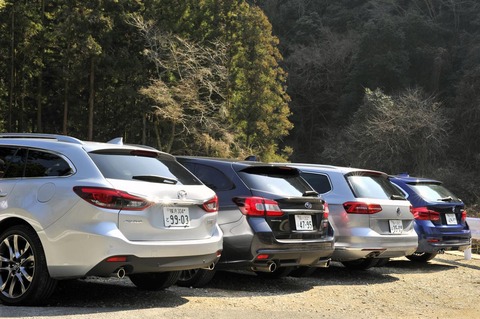 俺「この砂利駐車場めちゃめちゃに車停めてあって駐車場しづらいなぁ…」 …ﾄﾞﾝ! 俺「……」