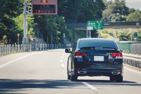 車で道譲られた時のスマートなお礼方法を考えたいｗｗｗｗｗｗ