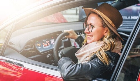 メガネの人って運転中