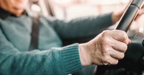 祖父がまだ車運転してる