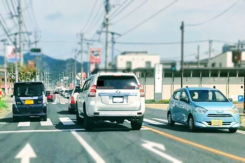 土日になると沸いてくる運転下手糞な奴の車