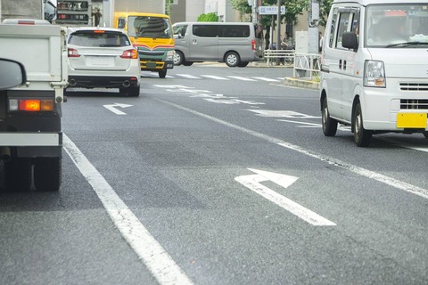 運転中おれ「これ左折したほうがいい！？どっち！？」助手席さん「さぁ？」