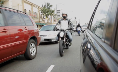 2013-10-02-lanesplittingrideapart