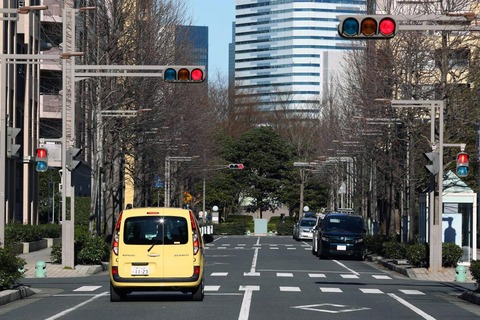 前の車おっそい