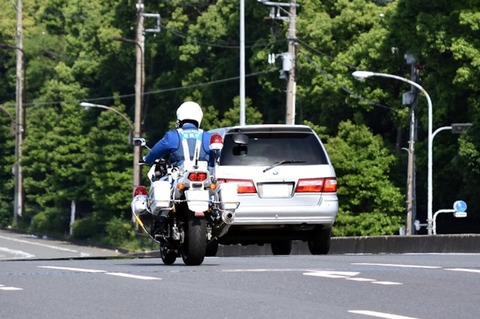 無免許でコンビニまで運転