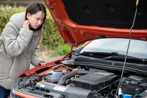 車のバッテリー上がって