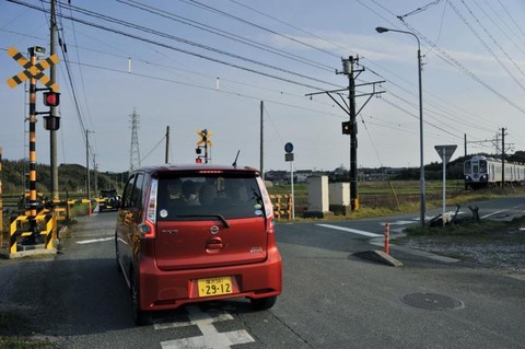 車で一時停止2