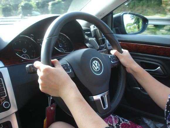 車のハンドル12時持ちはイキっててダサいってやついるけどさ 車速報 車のハンドル12時持ちはイキっててダサいってやついるけどさ 車速報