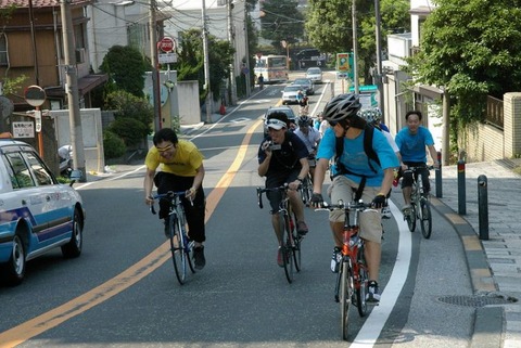 自転車は車道走れ