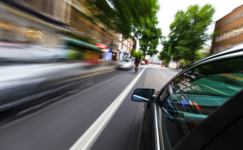 ビュンビュン飛ばしてた先行車が急にしおらしくなる理由ｗｗｗｗ