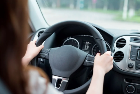 女さん、駐車が下手くそ