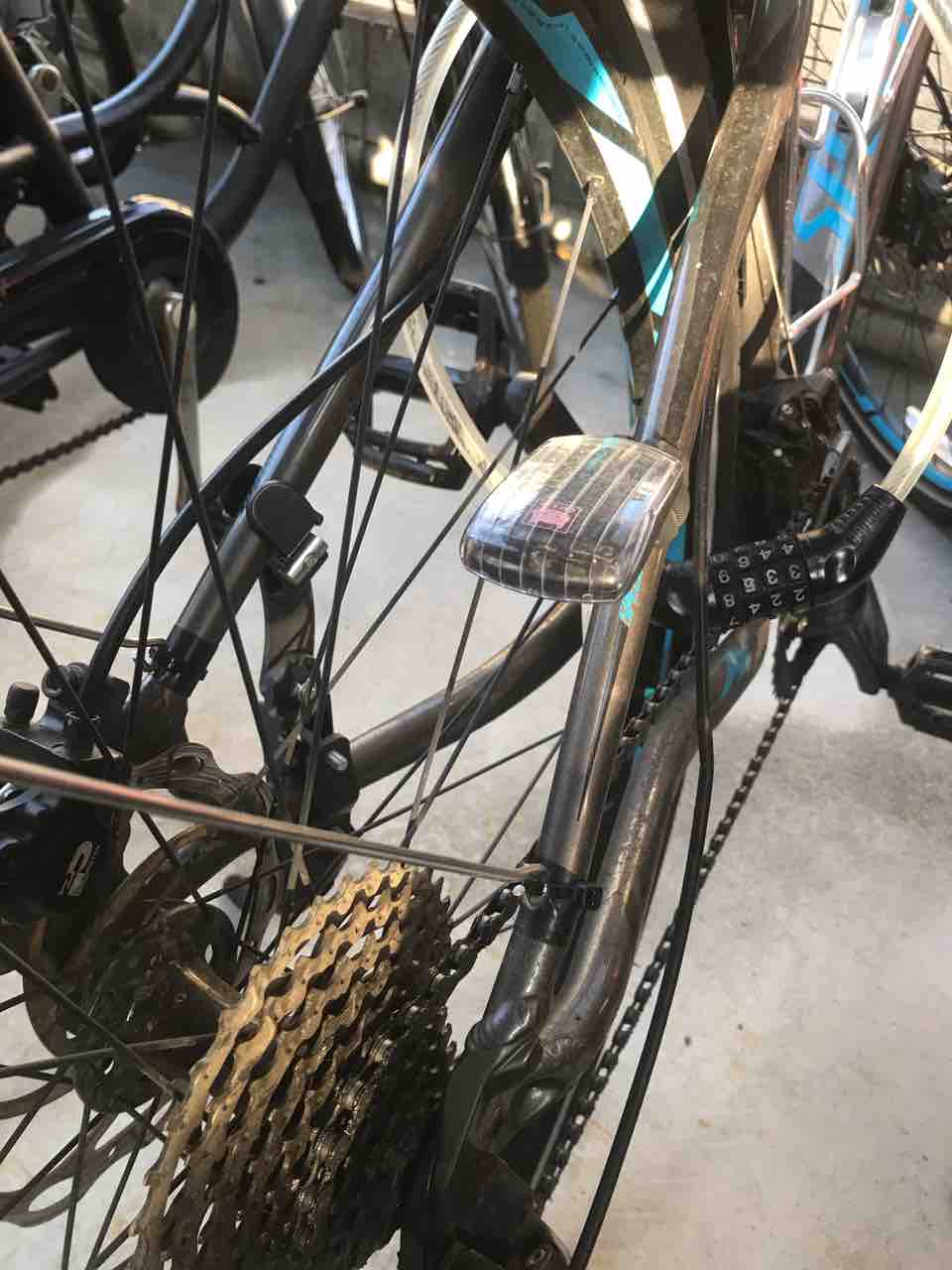 自転車のソーラーライトで楽ちん安全生活 キャットアイ Cat Eye セーフティライト Sl Ld210 F 普通のサラリーマンなのにお金が欲しい