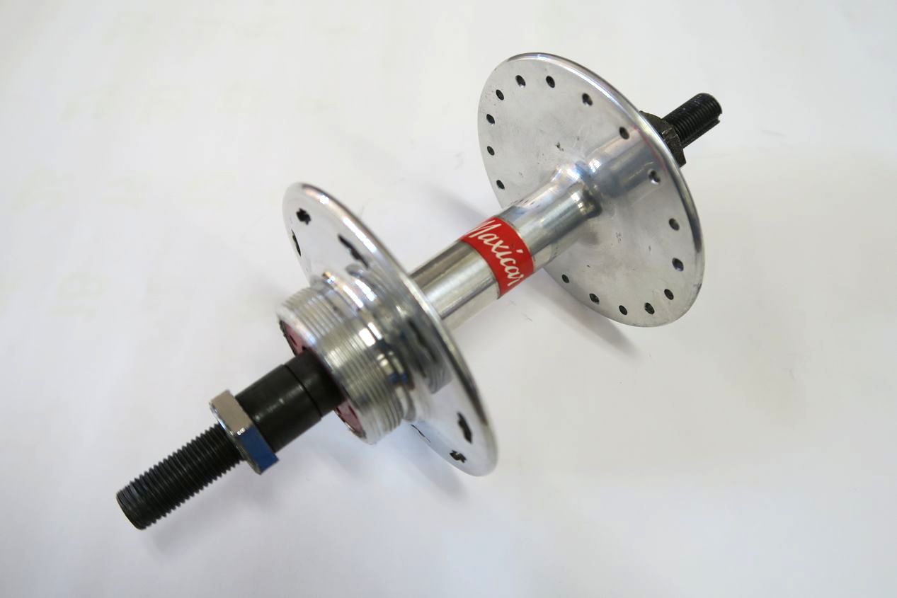 MAXI-CARリアハブ MAXI-CAR ナット式ハブ36H