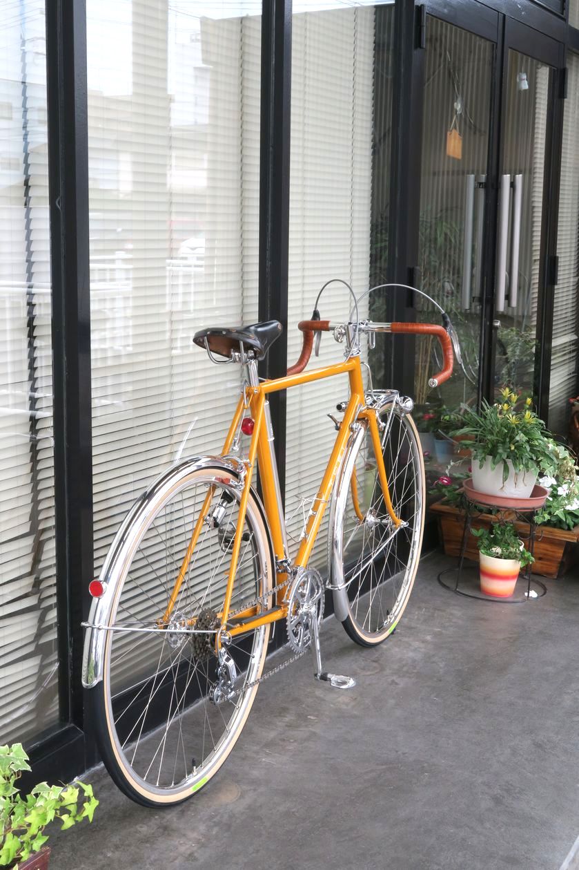 O氏の700Cランドナー : ただいま営業中～♪