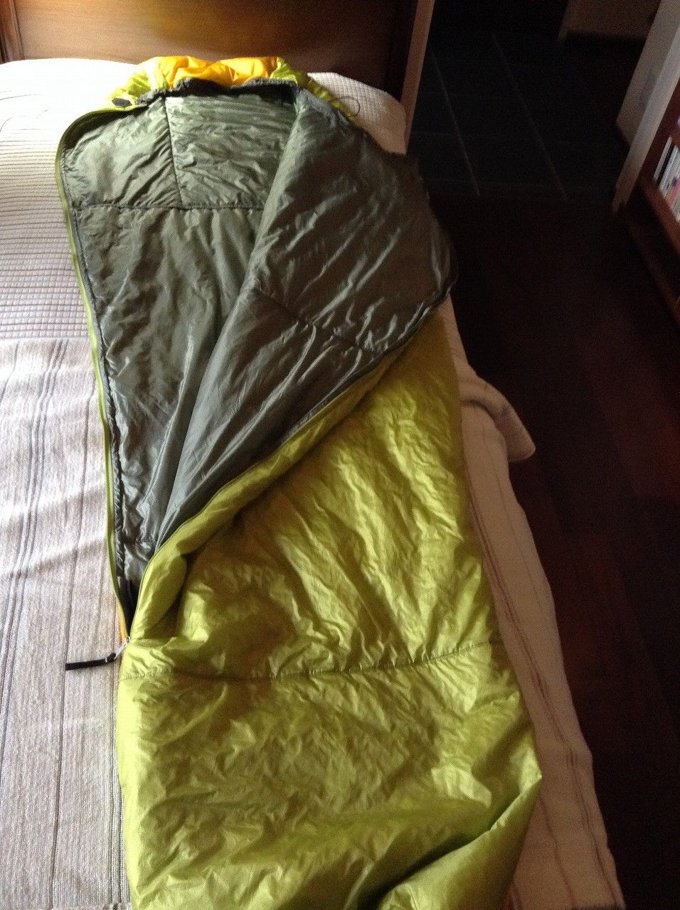 ウルトラライトハイク ギア 装備 Finetrack社ポリゴンネスト４ｘ３ 化繊シュラフ ロングトレイル ウルトラライトハイキング By ベルディ