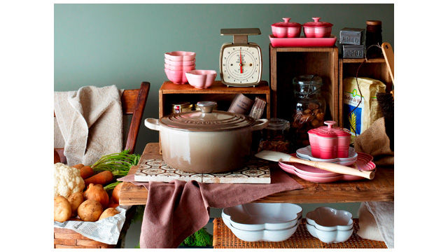 110831lecreuset_main