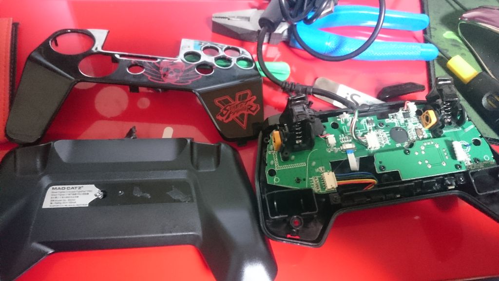 分解レポ] Mad catz ファイトパッド PRO : 魔王の引き出し