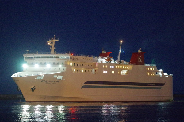 シルバーティアラ Sea Road