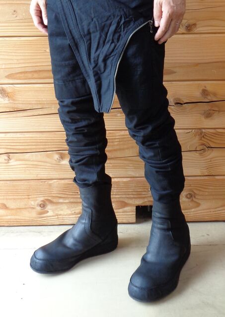 JULIUS AW21 747FWM1インヒールブーツ JULIUS AW21 747FWM1インヒールブーツ