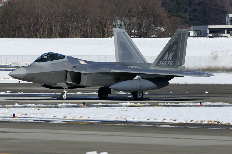 F 22a Ak 8機 横田に飛来 飛行機好きの つぶやき