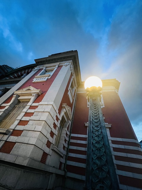 B4BB4076-85B4-436B-B843-9FAF5E07001D