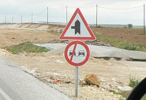 トルコをうろ トルコの道路標識って ベトナムをうろうろ ついでにカンボジアもうろうろ おまけで上海も ラオス タイ
