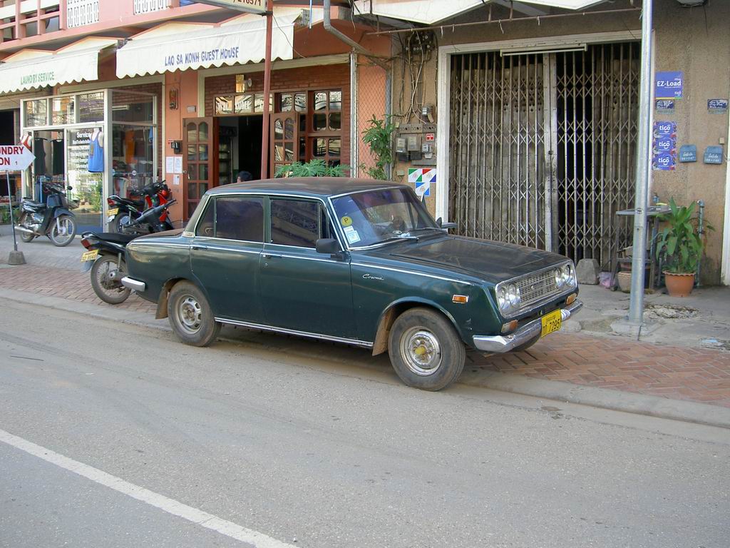 ビエンチャンの日本車 ベトナムをうろうろ ついでにカンボジアもうろうろ おまけで上海も ラオス タイ