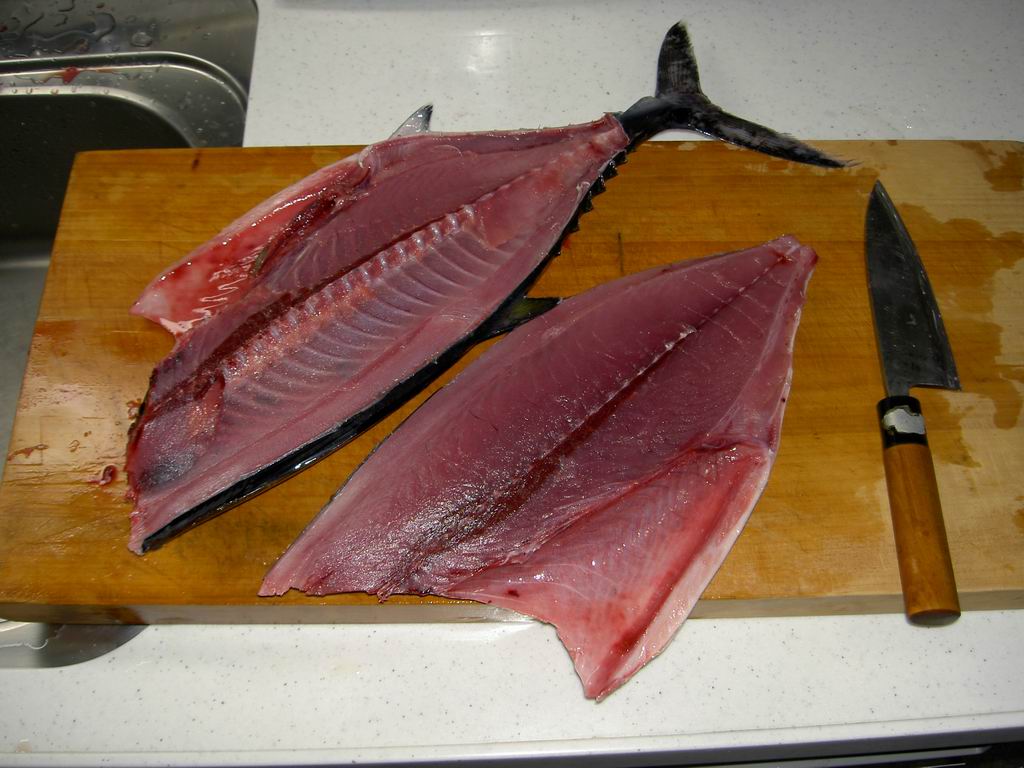 マグロを下ろしてみました ベトナムをうろうろ ついでにカンボジアもうろうろ おまけで上海も ラオス タイ