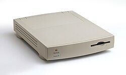 Macintosh_quadra_605_warm