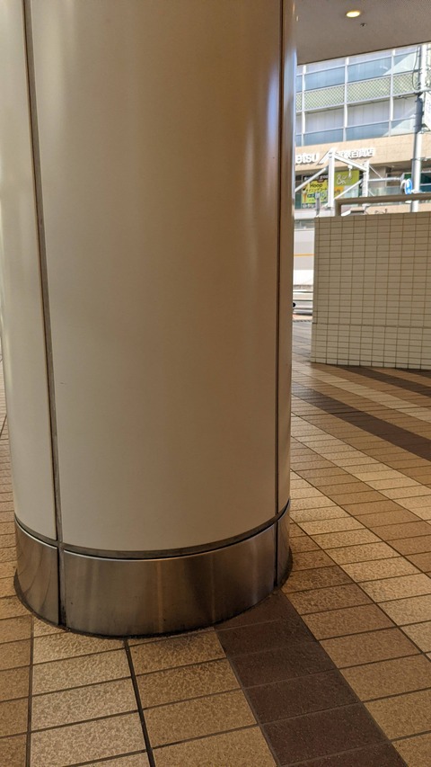6487f3a2.jpg